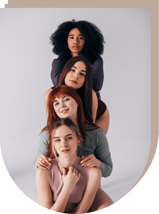 foto de 4 mujeres colocadas verticalmente